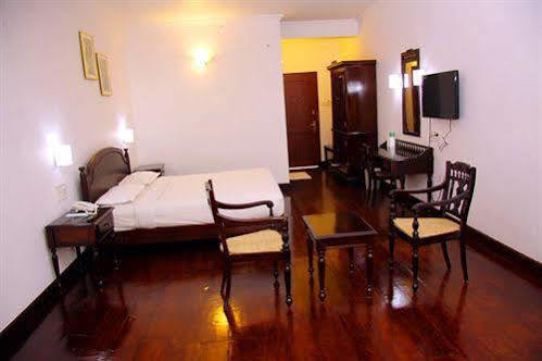 Oak Field Resort Муннар Экстерьер фото