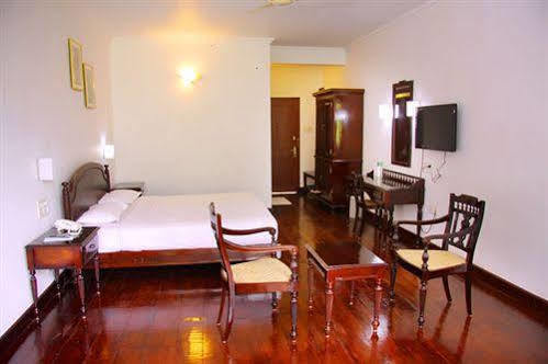Oak Field Resort Муннар Экстерьер фото